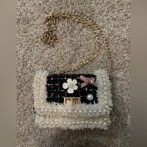DOE A DEAR ‘Miss Belle’ purse.